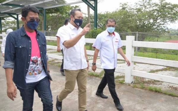 Ahmad Masrizal ketika mengadakan Program Jerayawara ke Universiti Putra Malaysia (UPM) hari ini. - Foto Facebook Kementerian Pengajian Tinggi