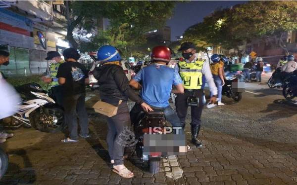 Operasi dijalankan di beberapa lokasi utama sekitar ibu kota bermula pada Jumaat sehingga awal pagi Ahad.