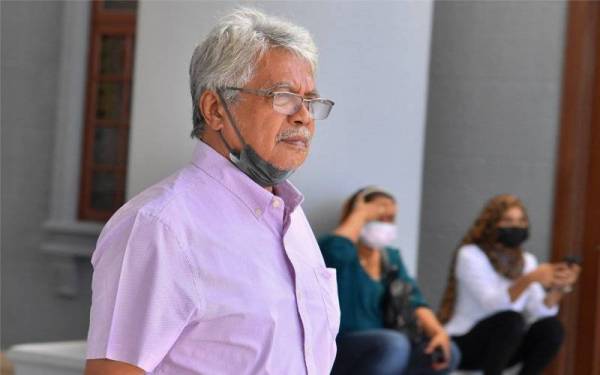 Aspan mengaku tidak bersalah di Mahkamah Sesyen di sini hari ini atas pertuduhan membuat penghantaran jelik berhubung Yang di-Pertuan Agong di laman Facebook miliknya, Mei lalu. - Foto Bernama