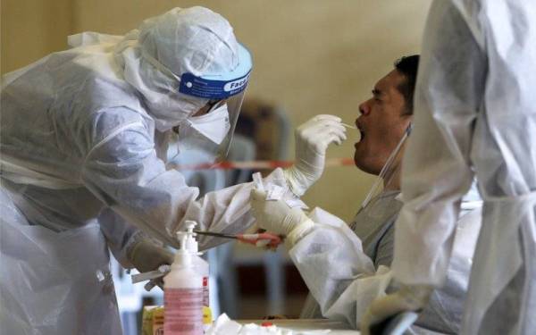  Ujian kendiri perlu dijadikan norma baharu kepada setiap individu terutama melibatkan individu yang tidak boleh divaksin. - Foto fail Bernama