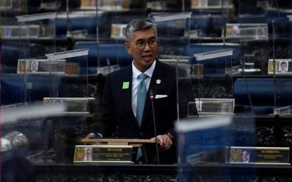 Menteri Kewangan Tengku Datuk Seri Zafrul Tengku Abdul Aziz ketika Mesyuarat Khas Penggal Ketiga Parlimen Ke-14 di Parlimen hari ini.- Foto Bernama