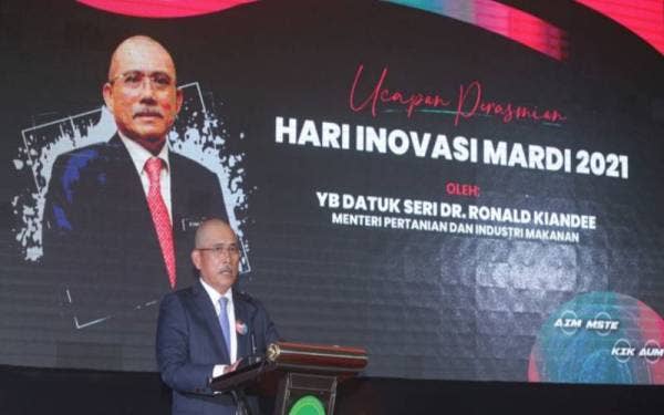 Ronald merasmikan Hari Inovasi MARDI 2021 di Serdang pada Selasa.