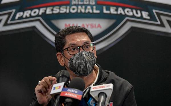 Ahmad Faizal bercakap pada sidang media Majlis Penutup Mobile Legends Pro League (MPL) Malaysia Season 8 di Tropicana Gardens Mall hari ini.  -Foto Bernama