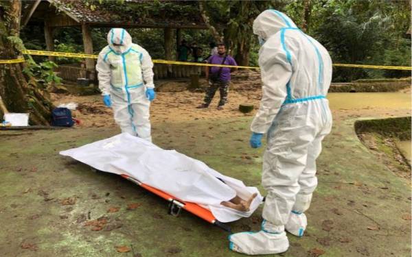Mangsa lemas dilihat tenggelam ke dasar kolam ketika mandi di Air Terjun Junjong, pada Selasa.