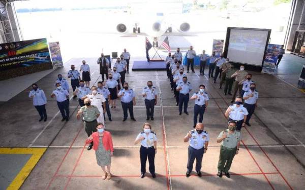 Sambutan yang diadakan di Hangar 19 Skuadron RAAF, Pangkalan Udara Butterworth TUDM, Pulau Pinang itu disertai dengan kehadiran kira-kira 50 pegawai dan tentera kedua-dua pihak.
