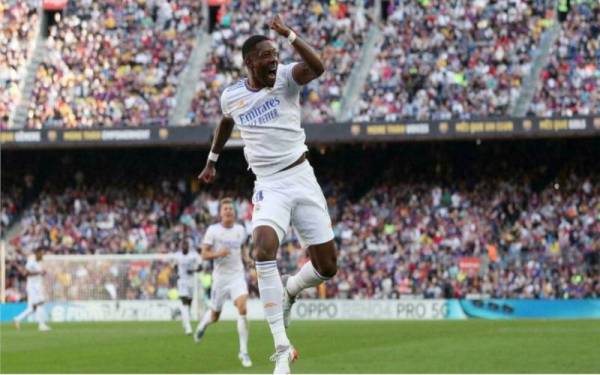 Alaba rai jaringan pertamanya ketika menentang Barcelona. - Foto AFP