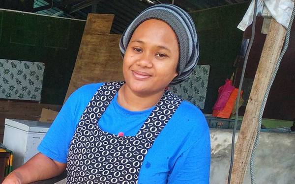 Siti Soleha Adawiyah turut gembira dan lega kerana situasi semakin pulih dan jumlah pelanggan kembali bertambah berbanding sebelum ini.