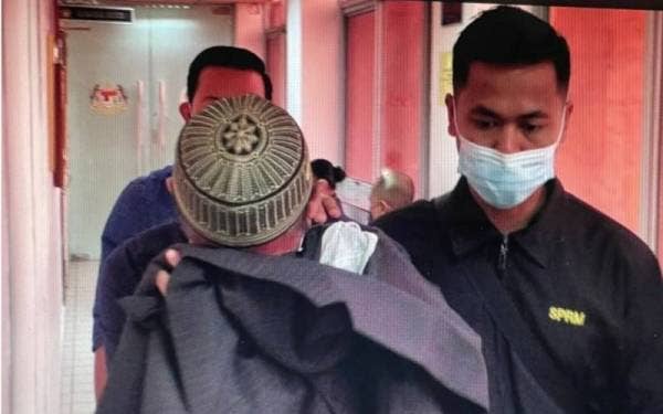 Mohd Amran mengaku tidak bersalah bagi enam pertuduhan mengikut Seksyen 403 Kanun Keseksaan di Mahkamah Sesyen Kuala Terengganu, pada Selasa.