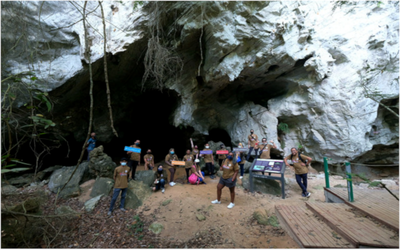 Kumpulan media yang menyertai program Ekspresi Media anjuran Tourism Malaysia ke Biogeotrail Kubang Badak baru-baru ini.Lawatan ke Langkawi mungkin tidak lengkap jika tidak meneroka Biogeotrail Kubang Badak di Sungai Kubang Badak yang merangkumi 12 geotapak, antaranya Bukit Menora, Sungai Siam dan Gua Pinang.