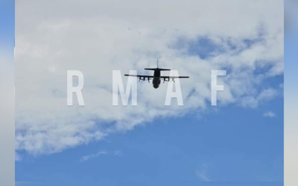 Pesawat C130H digunakan dalam latihan tersebut. - Foto Facebook Tentera Udara Diraja Malaysia