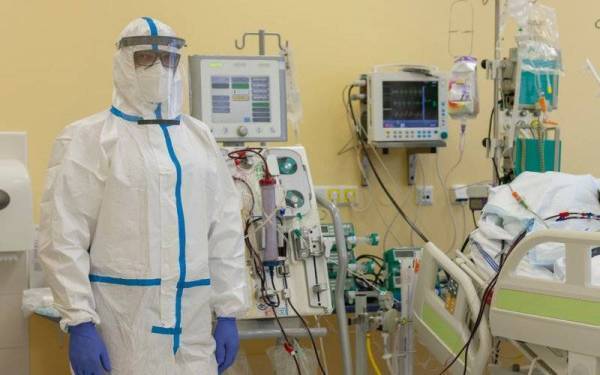 Hanya 14 kes positif Covid-19 baharu yang dilaporkan di Sarawak pada Khamis mengalami jangkitan paru-paru dan memerlukan bantuan pernafasan