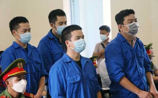 Wartawan Vietnam dijatuhi hukuman penjara antara dua hingga empat setengah tahun pada Khamis. - Foto rfa