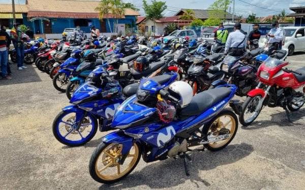 Antara motosikal yang ditahan dan dibawa ke IPD Hulu Terengganu untuk siasatan lanjut.- Foto ihsan PDRM