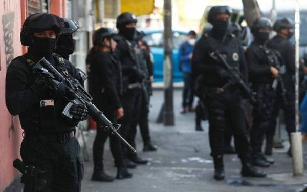 Polis Mexico City menahan ketua kartel dadah Knights Templar, Francisco Maldonado Bustos yang juga dikenali sebagai Don Jose. - Foto Jornada