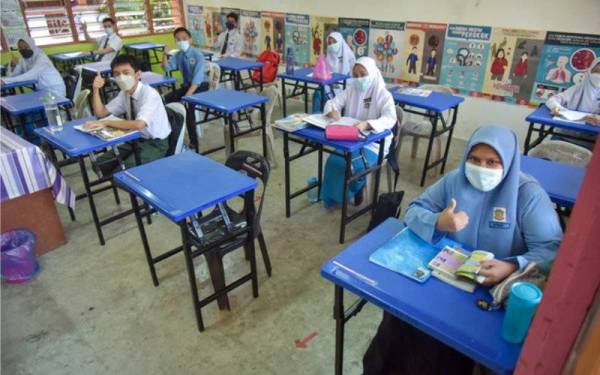 KPM komited memastikan murid mendapat akses pendidikan dengan meneliti kesesuaian sesi persekolahan selaras dengan situasi semasa khususnya pasca pandemik Covid-19.