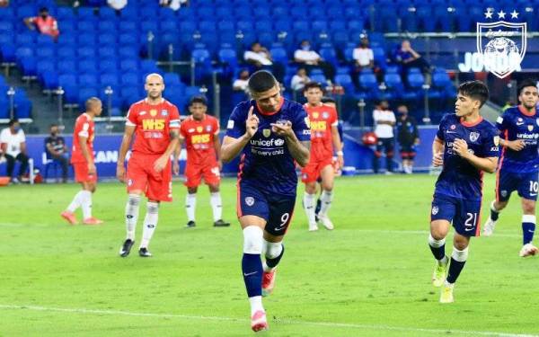 Bergson da Silva antara penjaring gol untuk Harimau Selatan ketika menewaskan Sabah dalam perlawanan Kumpulan D saingan Piala Malaysia di Stadium Sultan Ibrahim. Foto: Johor Southern Tigers