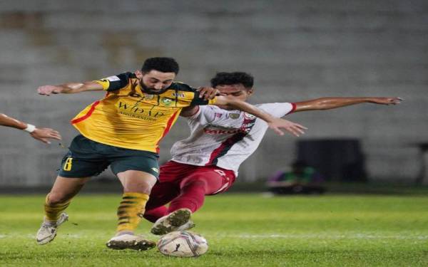 Aksi KDA FC dan KUFC. - Foto FB Kedah Darul Aman FC