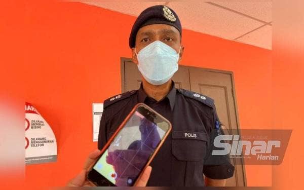 Raiz Mukhliz ketika ditemui pemberita di pusat penamaan calon DUN Telok Mas pada Isnin.