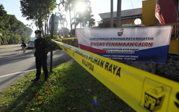 PRN Melaka yang bermula Isnin dengan proses penamaan calon di 28 pusat penamaan, menyaksikan suasana norma baharu dalam perjalanan pilihan raya di negara ini. - Foto Bernama
