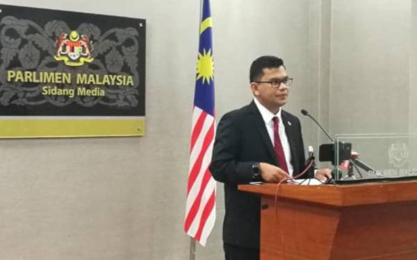 Akmal Nasrullah pada sidang akhbar di Parlimen pada Selasa.