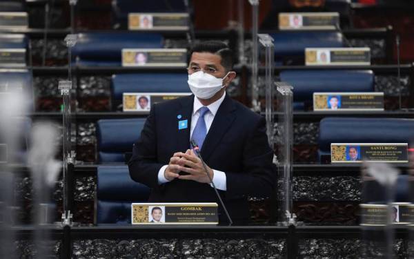 Mohamed Azmin ketika Sesi Pertanyaan-pertanyaan bagi Jawab Lisan sempena Mesyuarat Khas Penggal Ketiga Parlimen Ke-14 di Parlimen pada Rabu. - Foto Bernama 