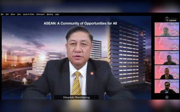 Phanthavong yang turut serta dalam Forum Pemerkasaan Perusahaan Luar Bandar Mikro, Kecil dan Sederhana Peringkat ASEAN pada Rabu.