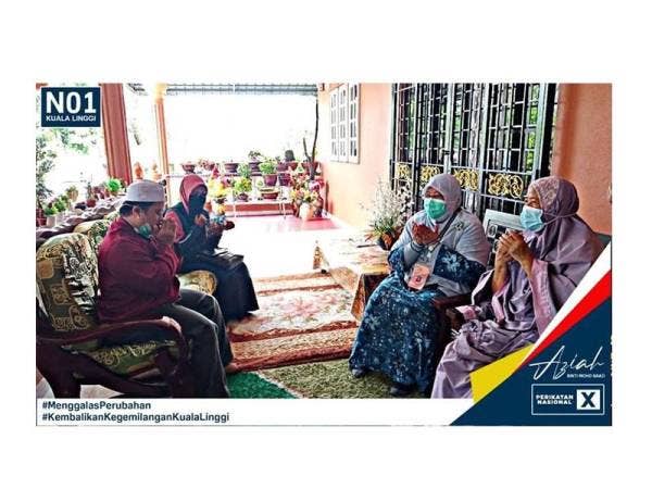 Cikgu Aziah (dua dari kiri) mahu lakukan pelbagai perubahan di DUN Kuala Linggi.