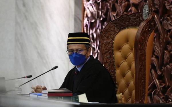 Azhar Azizan pada Mesyuarat Khas Penggal Ketiga Parlimen Ke-14 di Parlimen pada Isnin. - Foto Bernama