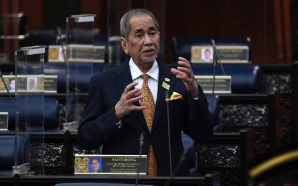 Menteri di Jabatan Perdana Menteri (Parlimen dan Undang-Undang) merangkap Ahli Parlimen Santubong Datuk Seri Dr Wan Junaidi Tuanku Jaafar menghadiri Mesyuarat Khas Penggal Ketiga Parlimen Ke-14 di Parlimen hari ini. - Foto Bernama
