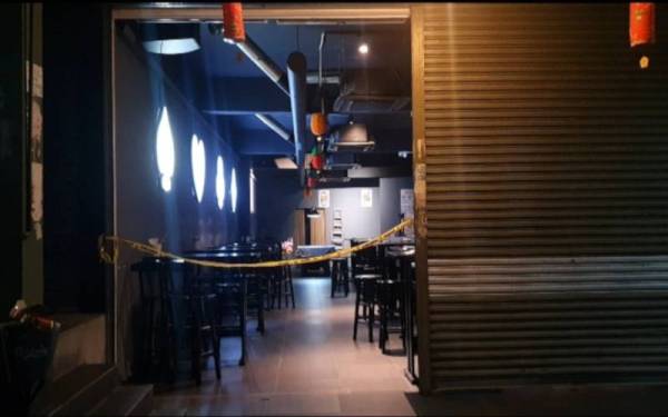 Siasatan awal mendapati suspek tidak mengenali mangsa dan tiada sebarang provokasi semasa kejadian berlaku, punca kejadian masih dalam siasatan.