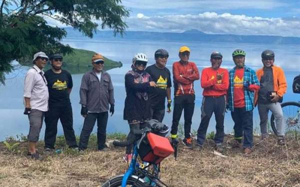 Menyertai kayuhan sambil menikmati keindahan Danau Toba pada 2019 yang merupakan tasik gunung berapi terbesar di Indonesia yang telahpun diiktiraf sebagai tapak Global Geopark oleh Unesco.