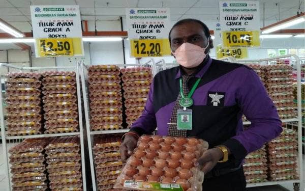 Kavikumar mengakui harga telur ayam sentiasa berubah-ubah dan mengalami kenaikan berbanding awal bulan lalu.