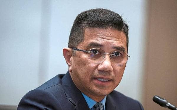  Mohamed Azmin