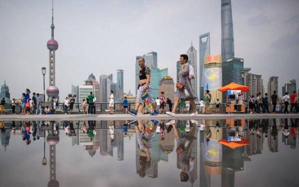 China buat pertama kalinya menjadi negara paling kaya di dunia pada tahun 2020. - Foto AFP