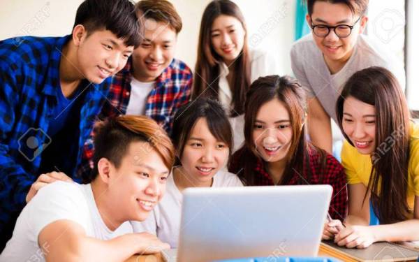 Belanjawan Johor 2022 dilihat sebagai belanjawan mesra orang muda termasuk mahasiswa berikutan banyak inisiatif yang diumumkan bagi memperhebat golongan itu di negeri ini. - Foto 123RF