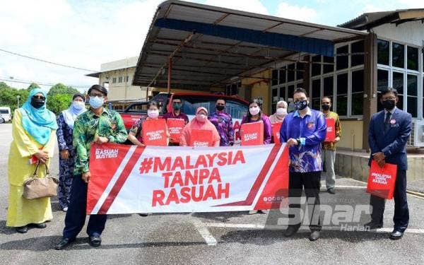 Solidariti para guru dalam menyampaikan mesej anti rasuah.