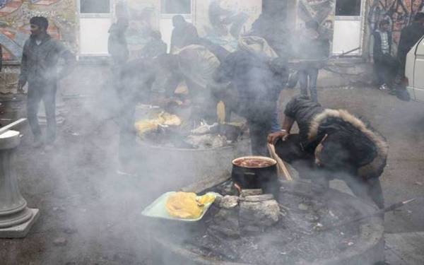 Bosnia Herzegovina pada Jumaat membuka kem penempatan untuk pendatang berhampiran bandar utara Bihac, dekat sempadan Croatia.