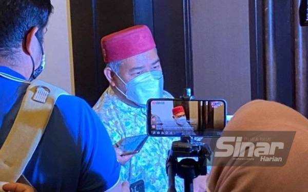 Khairuddin ketika bercakap kepada pengamal media pada Sabtu.