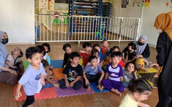 Kerajaan Selangor wajar memberikan perhatian kepada institusi taska, selain daripada tadika yang turut memberikan pendidikan awal kepada kanak-kanak seawal umur tiga bulan di premis tersebut.