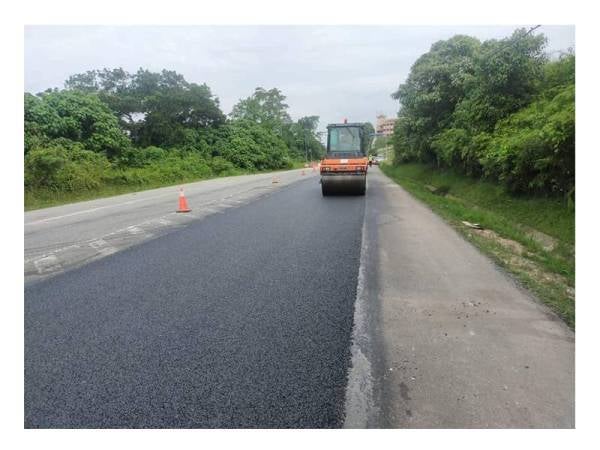 JKR Malaysia bertanggungjawab untuk menyelenggara Jalan Raya Persekutuan di Semenanjung Malaysia termasuk Sabah dan Sarawak.