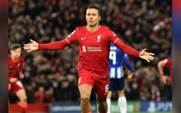Thiago meletakkan Liverpool di depan ketika melayan kunjungan Porto di Anfield.