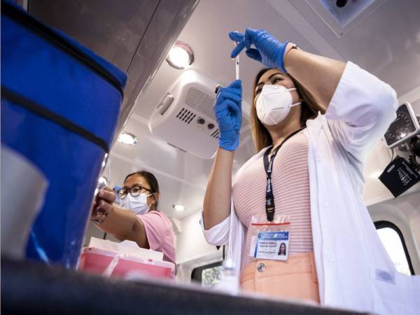 Jumlah kumulatif kes positif Covid-19 seluruh dunia ketika ini menghampiri 260 juta berikutan lebih 600,000 kes baharu dikesan dalam tempoh 24 jam lepas. - Gambar hiasan 