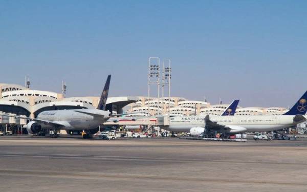 Kerajaan Arab Saudi menyekat penerbangan masuk dari tujuh negara benua Afrika berikutan kemunculan varian baharu Covid-19. - Foto 123RF