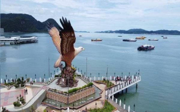 Tourism Malaysia mengalu-alukan pelancong Indonesia yang lengkap vaksin Covid-19 untuk datang ke Langkawi, selepas hampir dua tahun penutupan sempadan akibat pandemik Covid-19.(Gambar hiasan) - Foto Bernama