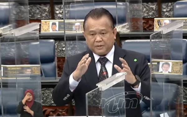 Alexander menjawab soalan pada Waktu Pertanyaan-Pertanyaan Menteri sempena Mesyuarat Khas Penggal Ketiga Parlimen Ke-14 di Parlimen pada Selasa.