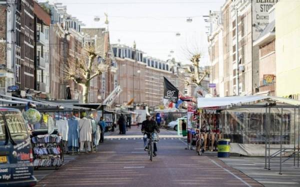 Varian Omicron dipercayai sudah lama berada di Belanda sebelum Afrika Selatan mengumumkan penemuannya baru-baru ini. - Foto AFP