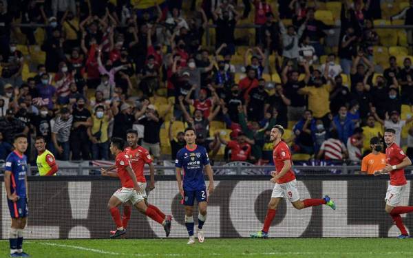 Zhafri meraikan jaringan gol pertama bagi KL City ketika berdepan JDT di Stadium Nasional Bukit Jalil.