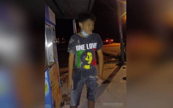 Remaja lelaki berusia 15 tahun sesat di ladang ketika mahu ke rumah rakannya. - Foto ihsan JBPM Negeri Sembilan