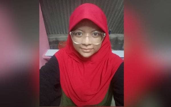 Keluarga kepada Syahira dari Felda Lok Heng Selatan, Kota Tinggi, sedang mencari remaja tersebut yang dikatakan hilang lebih dua minggu lalu.