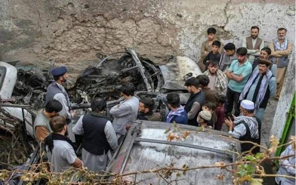 Gambar fail menunjukkan serangan peluru berpandu yang dilancarkan dari sebuah dron milik tentera Amerika Syarikat sehingga menyebabkan 10 orang terkorban di Kabul, Ogos lalu. - Foto AFP